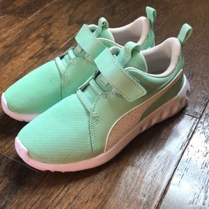 Girls Puma Sneakers